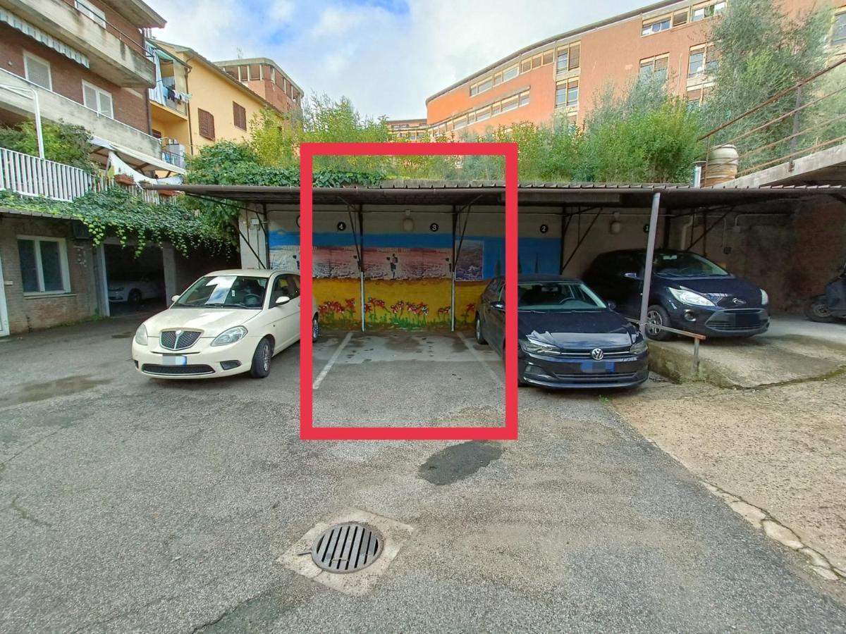 Firsthouse - Nel Centro Storico Con Parcheggio Gratuito Appartement Siena Buitenkant foto