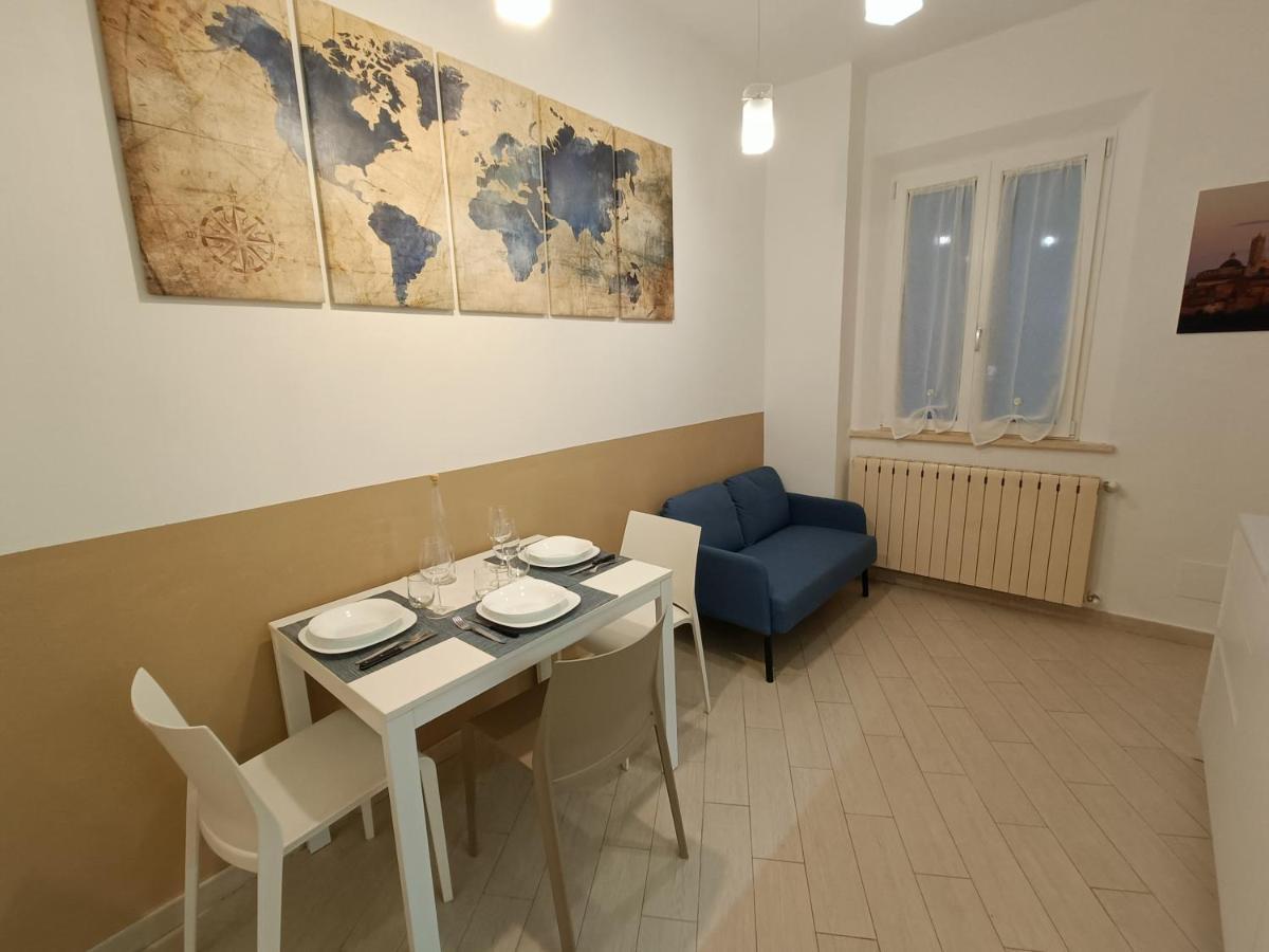 Firsthouse - Nel Centro Storico Con Parcheggio Gratuito Appartement Siena Buitenkant foto